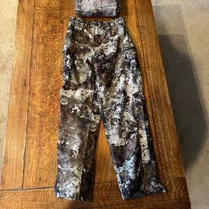 Red Head Camouflage Straight Leg pants.